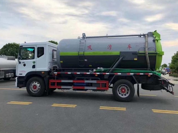 国六东风D9吸污车12方