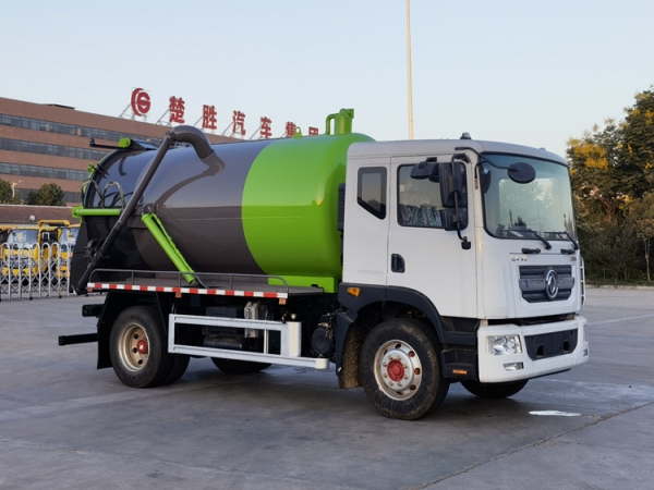 东风D9吸污车